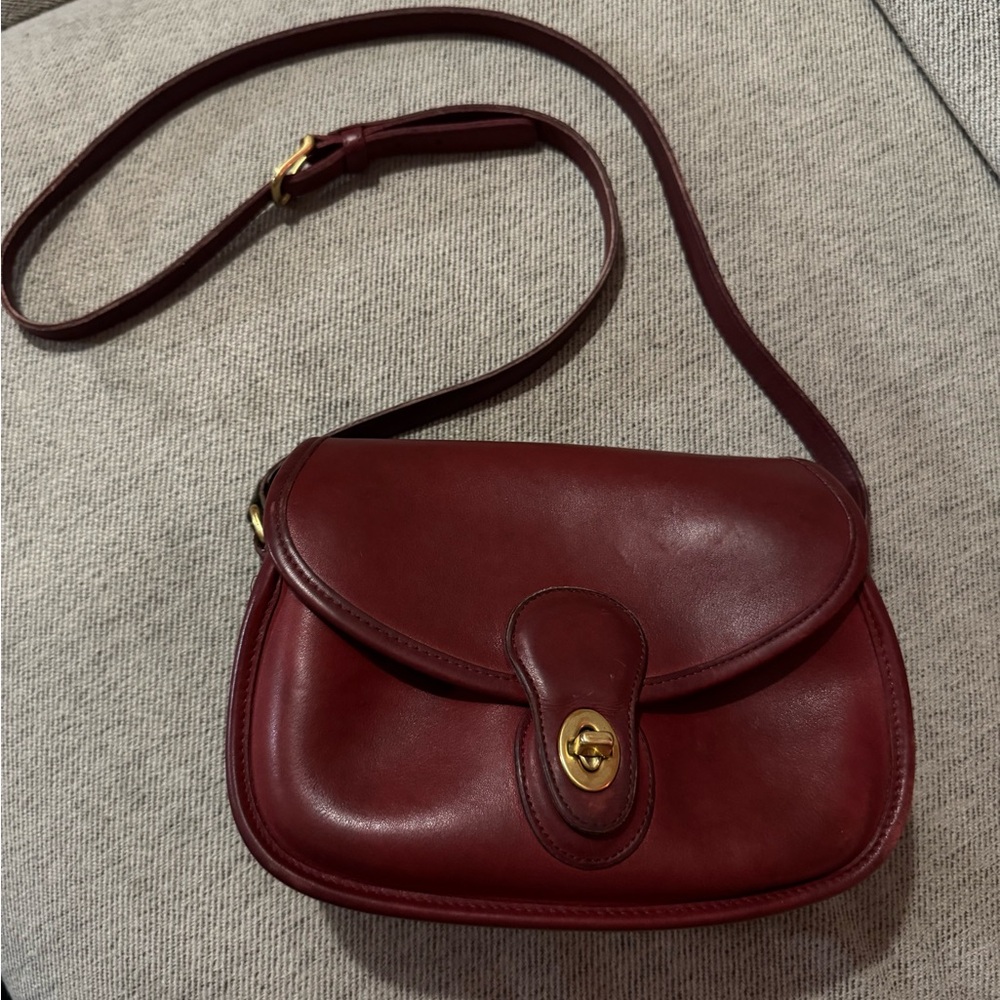 SOLD 🚫 Vintage Coach Prairie 9954 Red